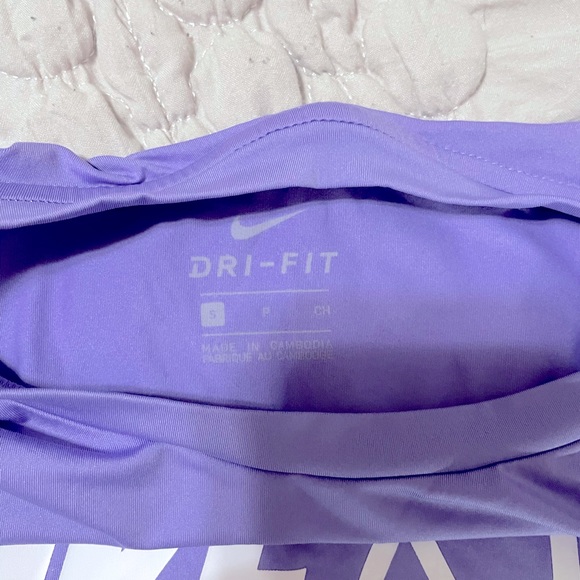 NIKE DRIFIT- PurpleTop - Picture 3 of 3
